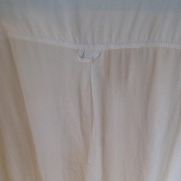 white shirt perfect for hot days - Picture 2 of 4